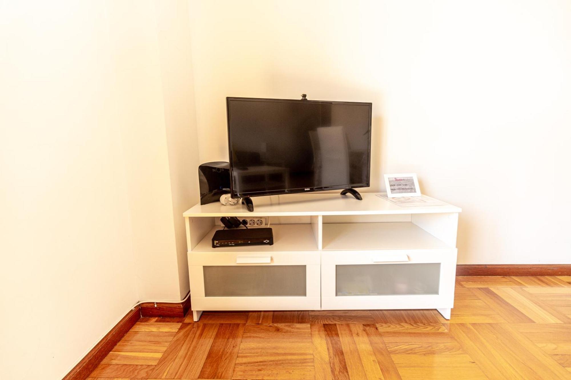 Апартаменты Guest H4U Povoa Praca Joao 23 Повуа-ди-Варзин Экстерьер фото
